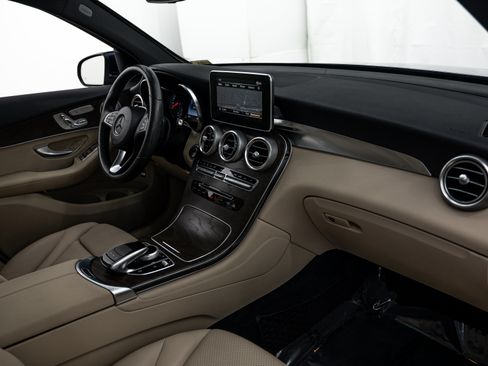 Used 2018 Mercedes-Benz GLC 300 4MATIC image 12