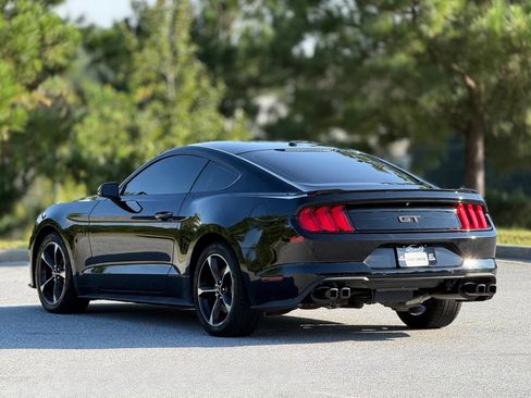 Used 2018 Ford Mustang GT Premium w/ Safe & Smart Package RWD image 10