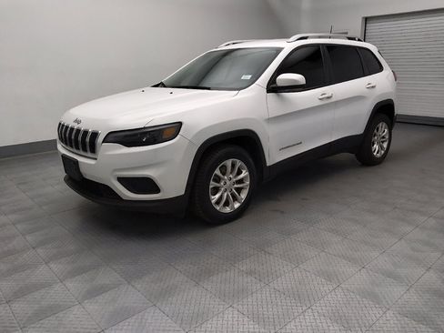 Used 2020 Jeep Cherokee Latitude w/ Cold Weather Group FWD image 2