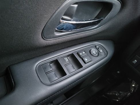 Used 2017 Honda HR-V LX image 11