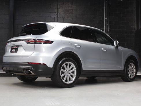 Used 2019 Porsche Cayenne w/ Premium Package AWD/4WD image 84