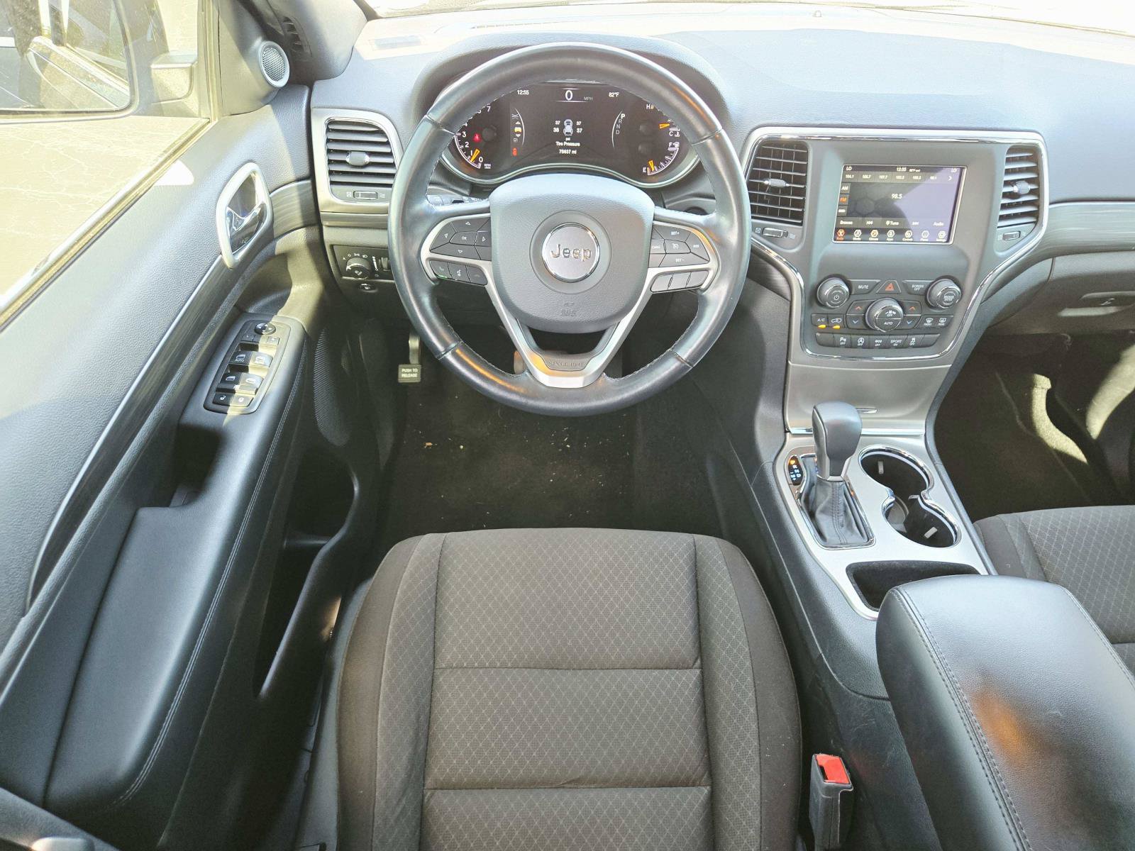 Used 2021 Jeep Grand Cherokee Laredo AWD/4WD image 11