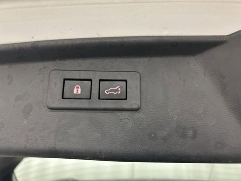 Used 2022 Subaru Outback Premium image 33