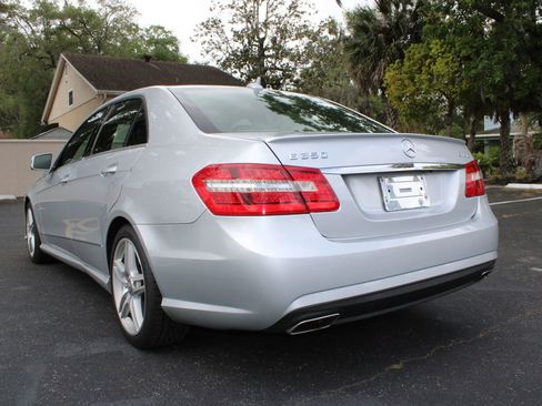 Used 2013 Mercedes-Benz E 350 4MATIC Sedan image 5