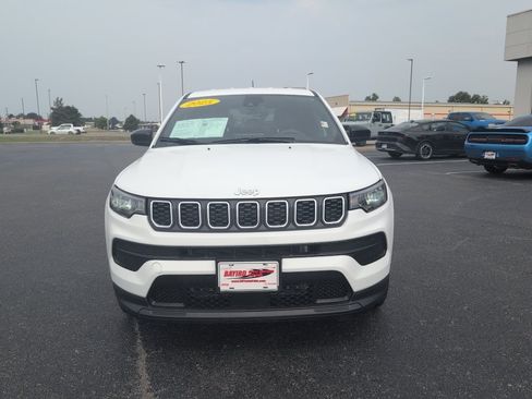Used 2025 Jeep Compass Sport AWD/4WD image 2