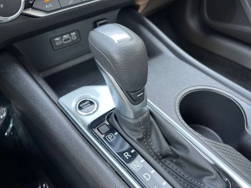 Used 2025 Nissan Altima 2.5 SV FWD image 41