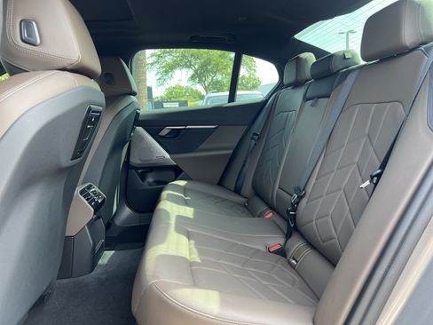 Certified 2024 BMW 530i RWD image 31