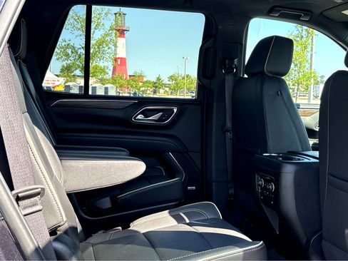 Used 2024 Chevrolet Tahoe Premier AWD/4WD image 11