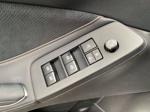 Used 2019 Toyota Avalon XSE image 12