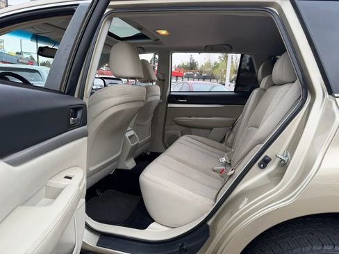 Used 2010 Subaru Outback 2.5i Premium image 16