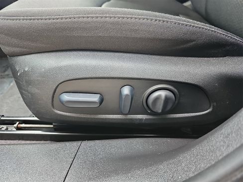 Used 2025 Chevrolet Malibu LT image 28