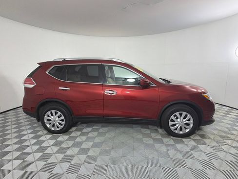 Used 2016 Nissan Rogue S w/ Appearance Package FWD image 4