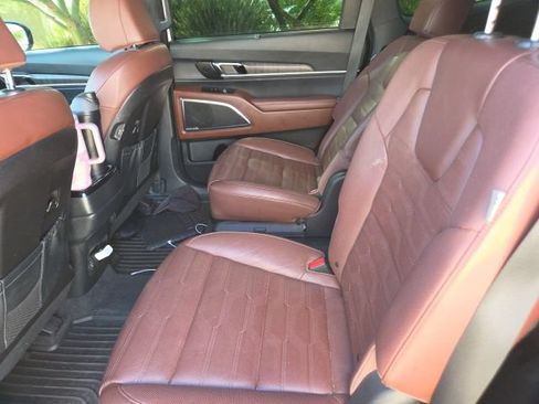 Used 2024 Kia Telluride SX Prestige w/ Towing Package AWD/4WD image 6