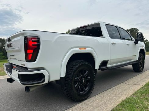 Used 2024 GMC Sierra 2500 AT4 w/ AT4 Premium Plus Package AWD/4WD image 5