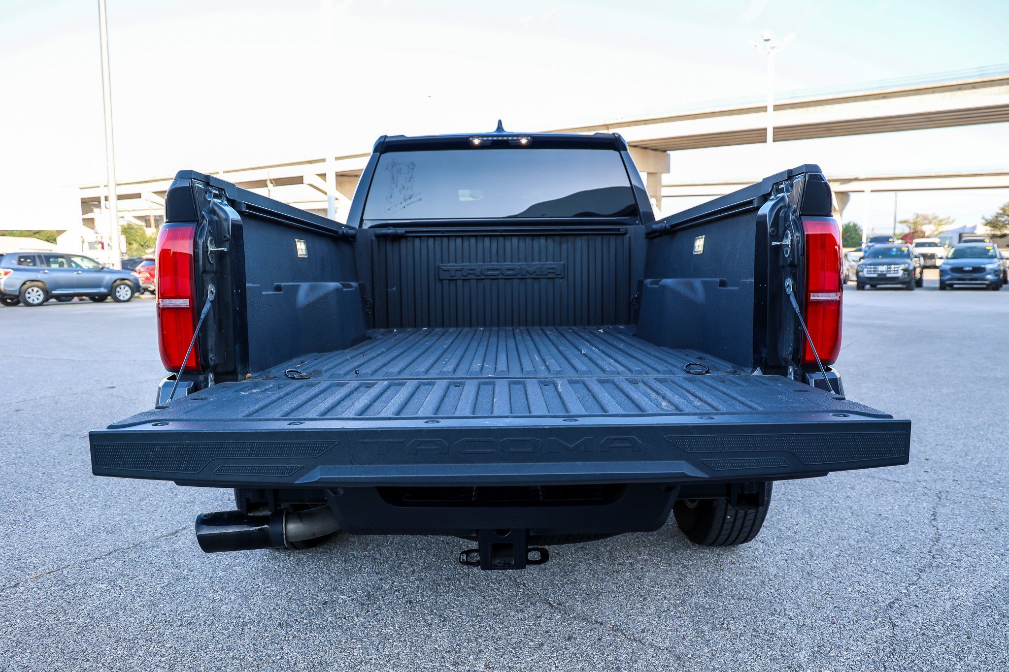 Certified 2025 Toyota Tacoma SR5 AWD/4WD image 12