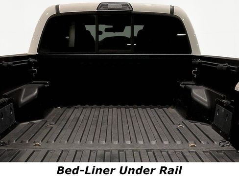 Used 2018 Toyota Tacoma SR RWD image 7