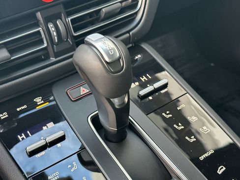 Used 2025 Porsche Macan Turbo image 22