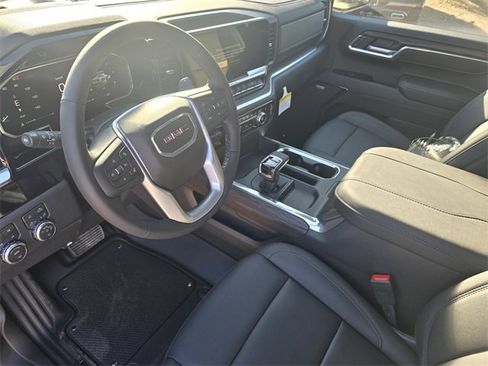 New 2026 GMC Sierra 1500 SLT image 18