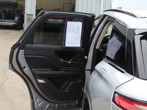 Used 2024 Lincoln Corsair Reserve w/ Equipment Group 201A image 17