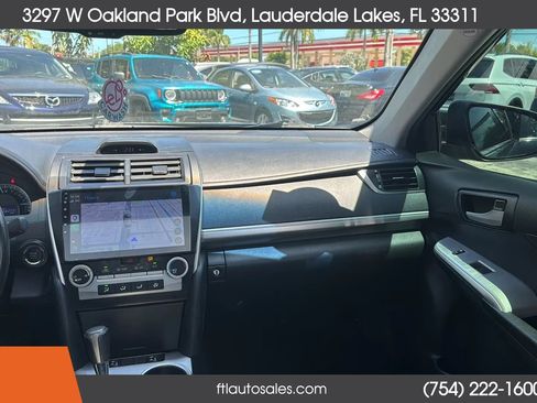 Used 2012 Toyota Camry SE w/ Leather Pkg FWD image 44