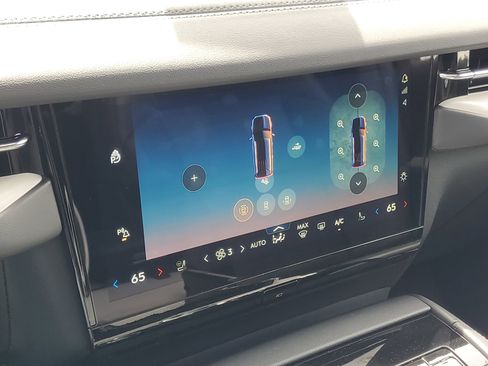 New 2026 Lincoln Navigator Reserve AWD/4WD image 24