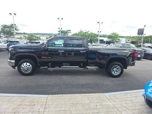 Used 2025 Chevrolet Silverado 3500 LTZ AWD/4WD image 5