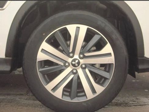 Used 2024 Mitsubishi Outlander Sport LE image 10