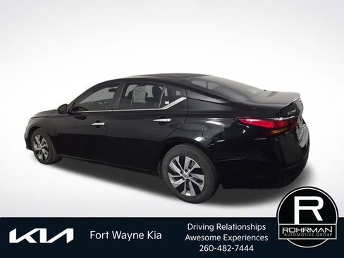 Used 2022 Nissan Altima 2.5 S FWD image 11