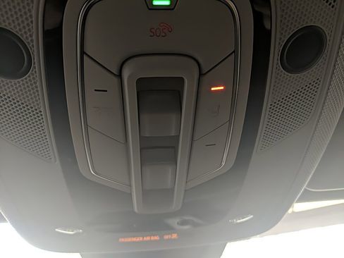 Used 2022 Audi Q8 Premium Plus w/ Premium Plus Package image 31