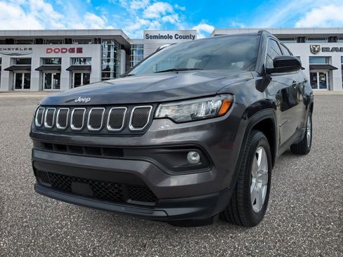 Used 2022 Jeep Compass Latitude image 4