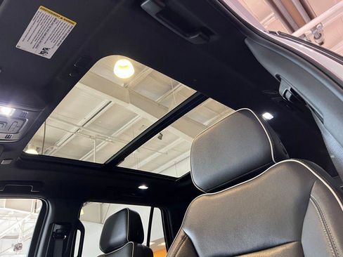 Used 2022 Chevrolet Tahoe Premier AWD/4WD image 20