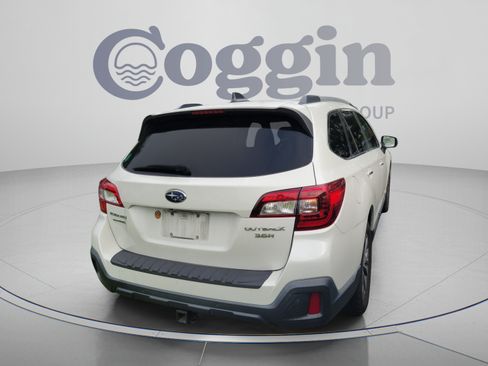 Used 2019 Subaru Outback 3.6R Touring w/ Popular Package #3A AWD/4WD image 5