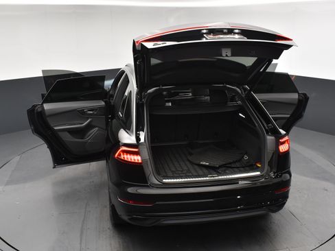 Used 2021 Audi Q8 Premium w/ Black Optic Package AWD/4WD image 31