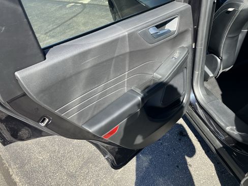 Used 2025 Ford Escape Platinum AWD/4WD image 15