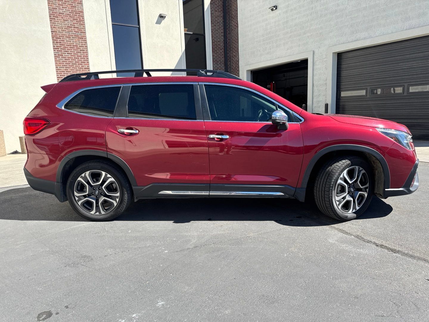 Used 2023 Subaru Ascent Touring AWD/4WD image 9