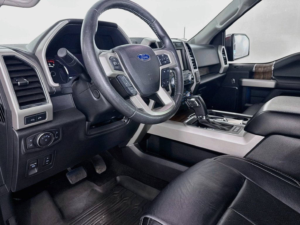 Used 2019 Ford F150 Lariat w/ Equipment Group 502A Luxury AWD/4WD image 4