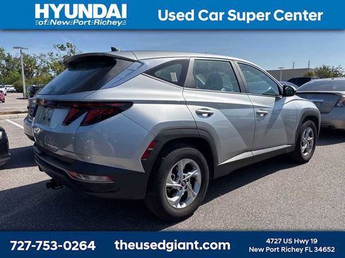 Used 2024 Hyundai Tucson SE image 3