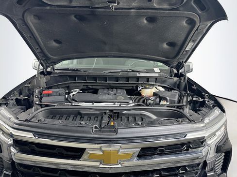 Used 2023 Chevrolet Silverado 1500 LT AWD/4WD image 33