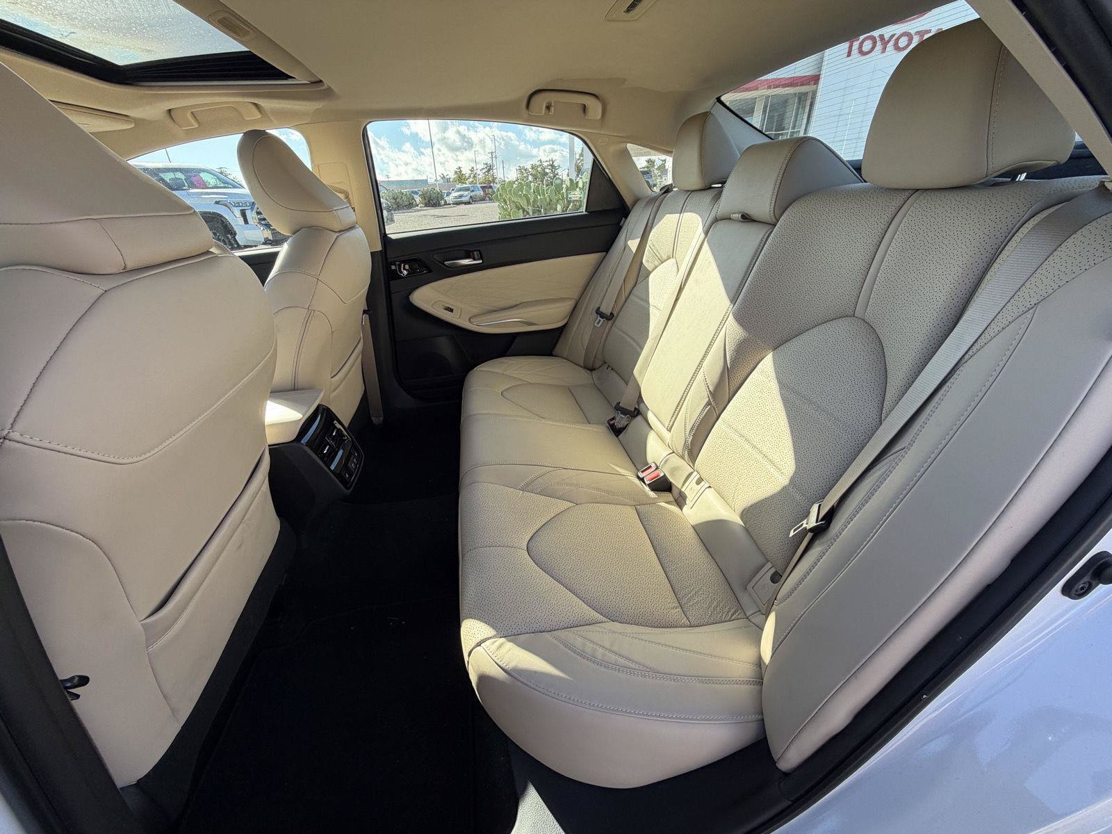 Used 2020 Toyota Avalon Limited w/ Advanced Safety Package FWD image 18