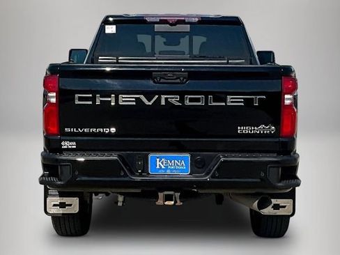 Used 2024 Chevrolet Silverado 2500 High Country w/ High Country Premium Package AWD/4WD image 5