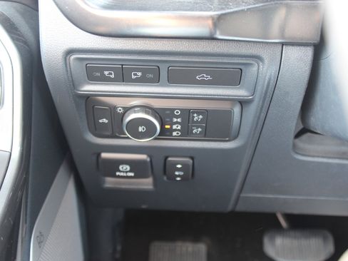 Used 2022 Ford F150 Lariat w/ Equipment Group 502A High image 12