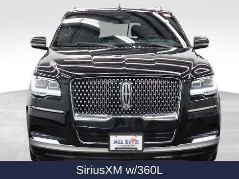 Used 2024 Lincoln Navigator Reserve image 3