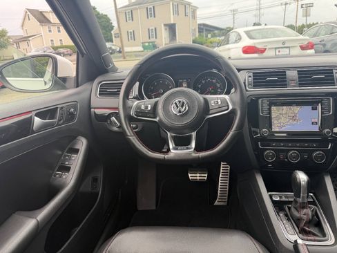 Used 2017 Volkswagen Jetta GLI FWD image 20