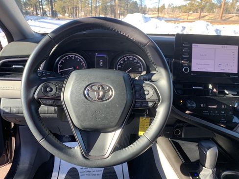 Used 2022 Toyota Camry SE image 21