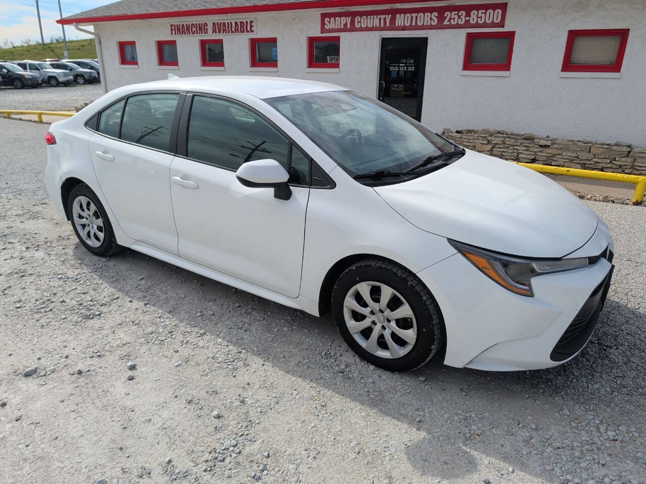 Used 2025 Toyota Corolla LE FWD image 1