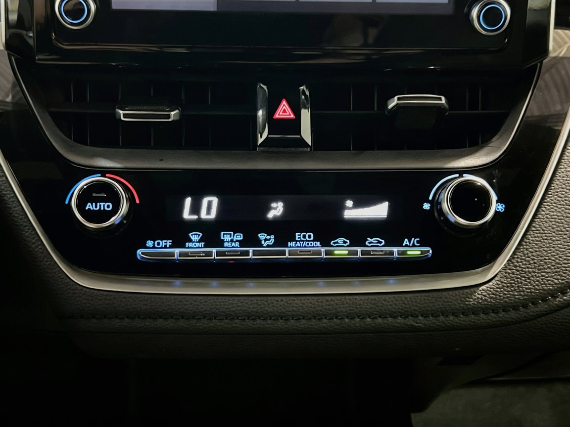 Used 2020 Toyota Corolla SE FWD image 11