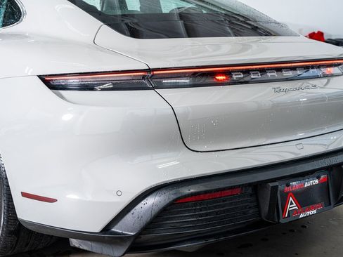 Used 2021 Porsche Taycan 4S image 19