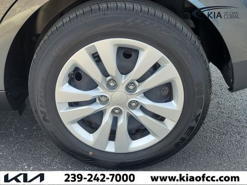 Certified 2024 Kia Soul LX FWD image 10