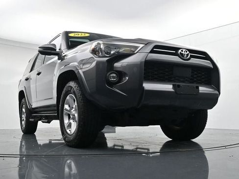 Used 2022 Toyota 4Runner SR5 Premium w/ Moonroof Package AWD/4WD image 29