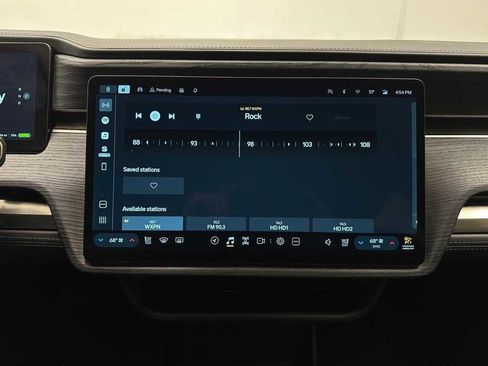 Used 2025 Rivian R1S Adventure image 31